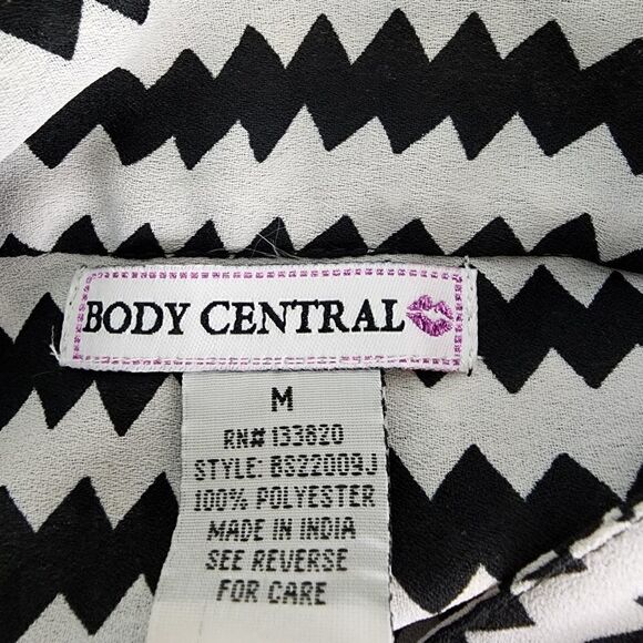 BODY CENTRAL WOMEN'S TUNIC DRESS BLACK AND WHITE AZTEC PRINT SIZE MEDIUM - Picture 7 of 7